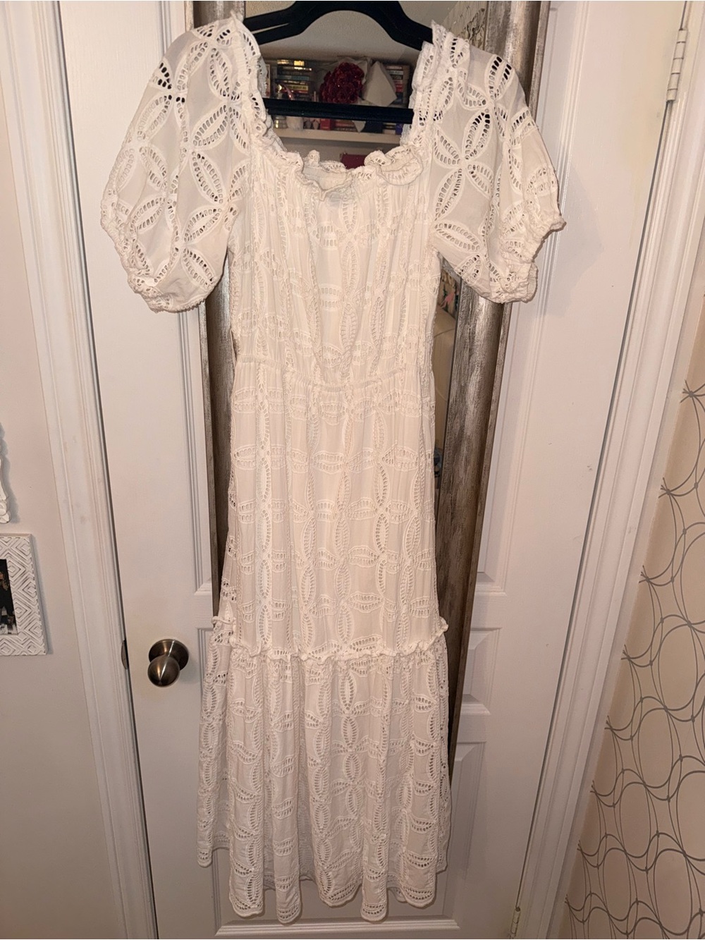 Evernew Melbourne Beth broderie off the shoulder Tiered Midi Dress in white - Picture 5 of 12
